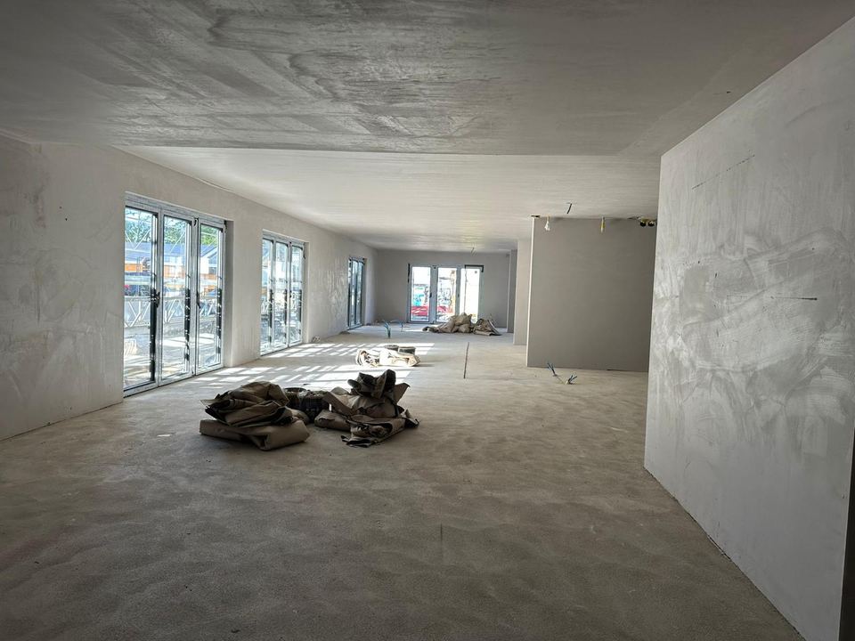 Plateau libre - murs plâtrés
