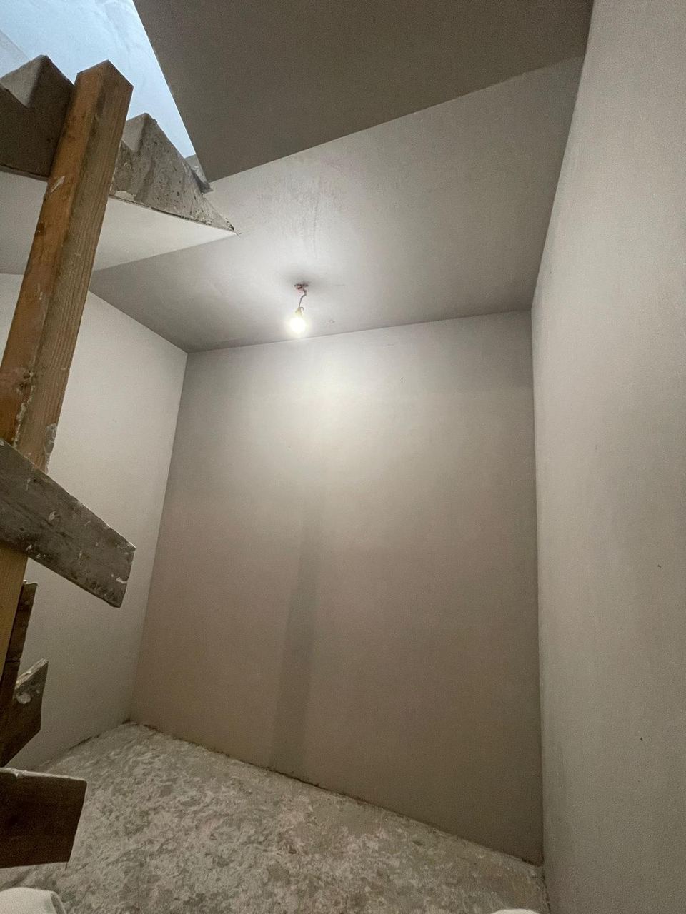 Trémie d'escalier plâtrée